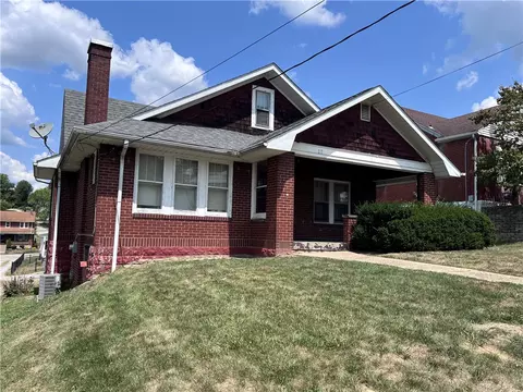 17 Mcclane Ave, Washington, PA 15301