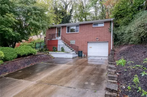 1425 Willoughby St, Pittsburgh, PA 15205