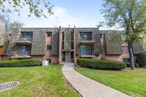 1034 Forest Green Dr, Coraopolis, PA 15108