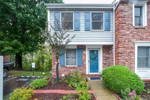 206 Timberidge Dr #2, Bethel Park, PA 15102