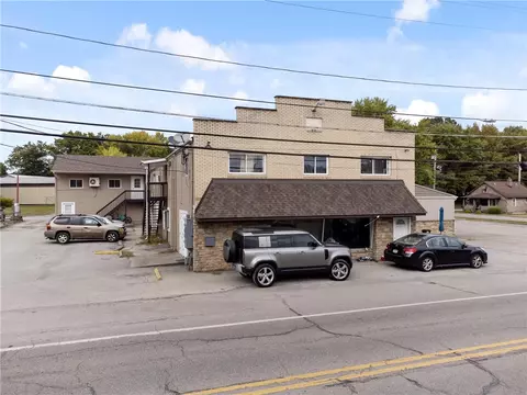 226 Portersville Rd, Ellwood City, PA 16117