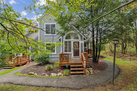 2101 S Ridge Ter, Hidden Valley, PA 15502