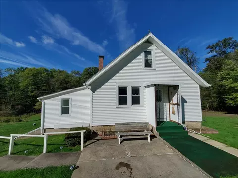 377 Fairview Rd, Fredonia, PA 16124