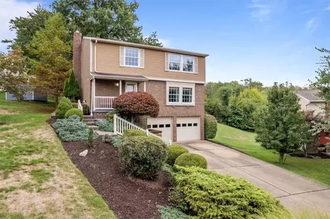 5 Ash Dr, Washington, PA 15301