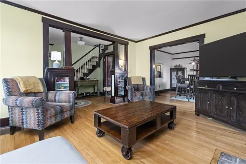 Living - 3912 Franklin Rd, Pittsburgh, PA 15214 photo 4 of 4