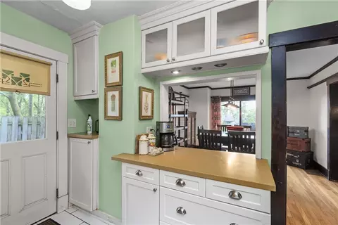 Kitchen - 3912 Franklin Rd, Pittsburgh, PA 15214 photo 3 of 4