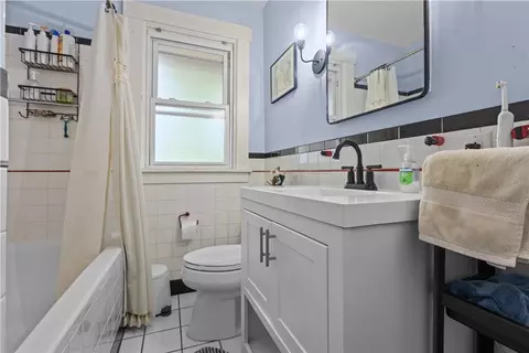 Bath - 3912 Franklin Rd, Pittsburgh, PA 15214 photo 1 of 2