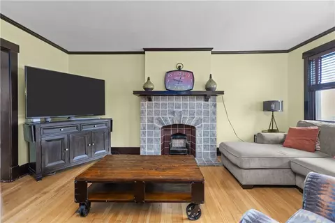 Living - 3912 Franklin Rd, Pittsburgh, PA 15214 photo 1 of 4