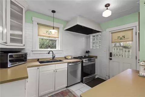 Kitchen - 3912 Franklin Rd, Pittsburgh, PA 15214 photo 1 of 4