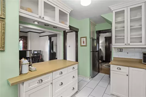 Kitchen - 3912 Franklin Rd, Pittsburgh, PA 15214 photo 4 of 4