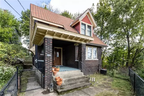 Exterior - 3912 Franklin Rd, Pittsburgh, PA 15214 photo 9 of 11