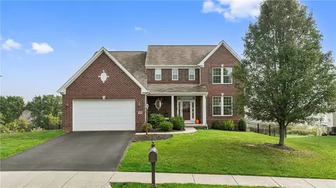4010 Bentwood Dr, Canonsburg, PA 15317