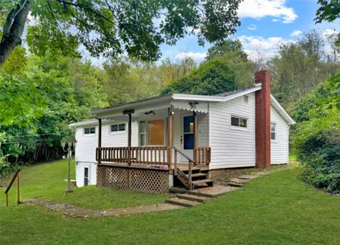 226 Logtown Rd, Darlington, PA 16115