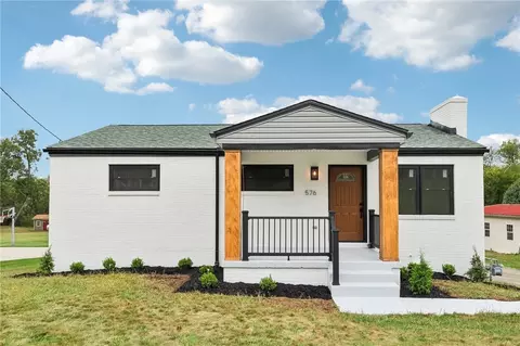 576 W Mcmurray, Canonsburg, PA 15317