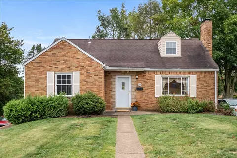 1338 Della Dr, Verona, PA 15147