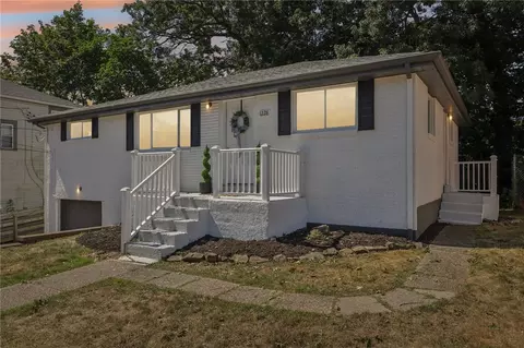 1228 Mccabe Ave, Coraopolis, PA 15108