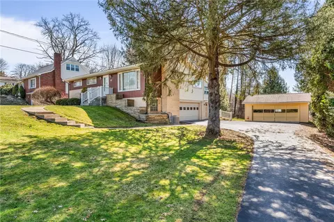 1 Evergreen Dr, Greenville, PA 16125