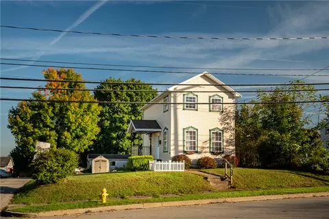 414 W Ridge Ave, Sharpsville, PA 16150