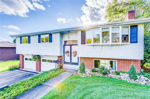 5075 Bowling Green St, Finleyville, PA 15332