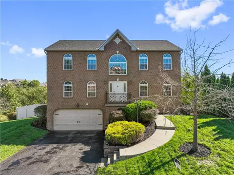 201 Redfield Dr, Oakdale, PA 15071