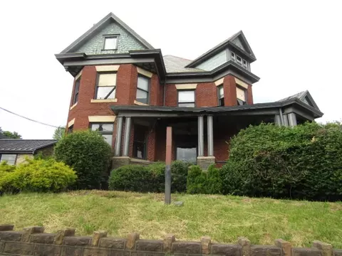 246 W Main St, Uniontown, PA 15401