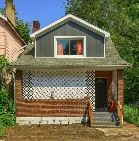 809 6th St, Braddock, PA 15104 photo 2