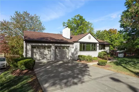 186 Seneca Dr, Pittsburgh, PA 15228