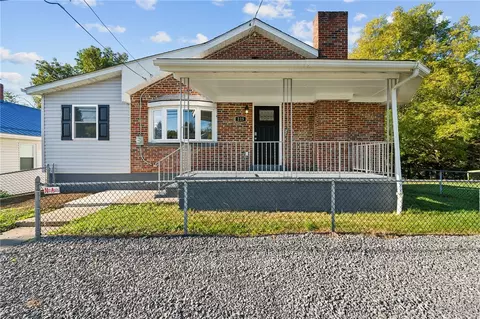 225 Shoaf St, Tarentum, PA 15084