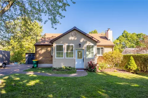 2370 Wharrey Dr, Sewickley, PA 15143