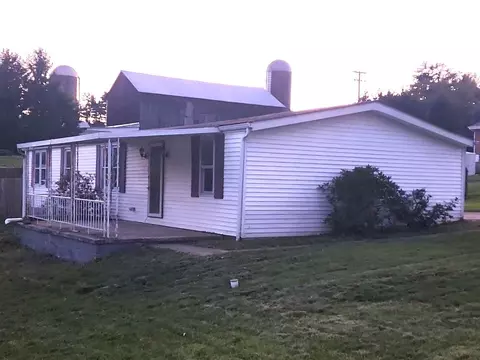 1400 Baldoc Dr, Irwin, PA 15642