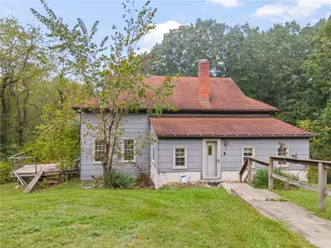 722 Coal Valley Rd, Clairton, PA 15025