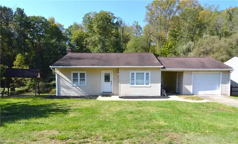 290 Abbe Pl, Delmont, PA 15626