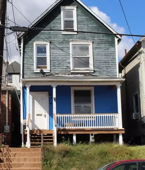 121 Mckean Ave, Donora, PA 15033
