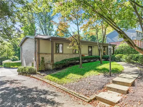 464 Sharon Rd, Coraopolis, PA 15108