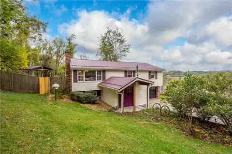 2 Wesley St, Charleroi, PA 15022