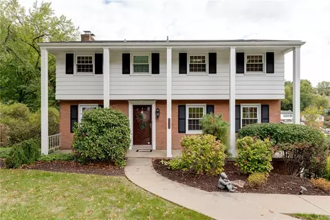 4839 Elmwood Dr, Pittsburgh, PA 15227