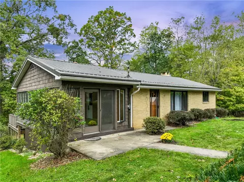 9 Sneezy, Monongahela, PA 15063