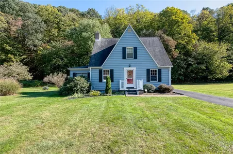 205 Flaugherty Run Rd, Coraopolis, PA 15108
