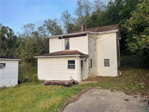 523 Cuff Aly, Monongahela, PA 15063