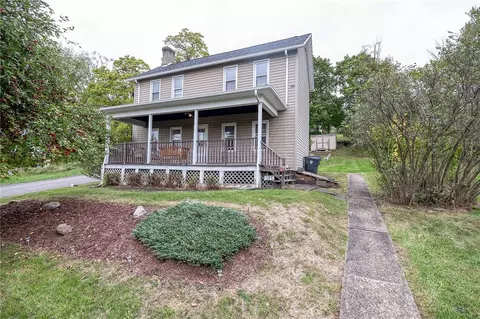135 High St, Imperial, PA 15126