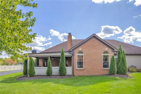 64 Ashford Dr, Cranberry Township, PA 16066