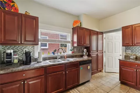 512 10th St, Irwin, PA 15642 photo 10