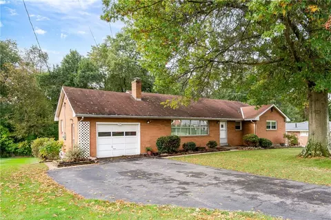 314 Westbrook Dr, Butler, PA 16001