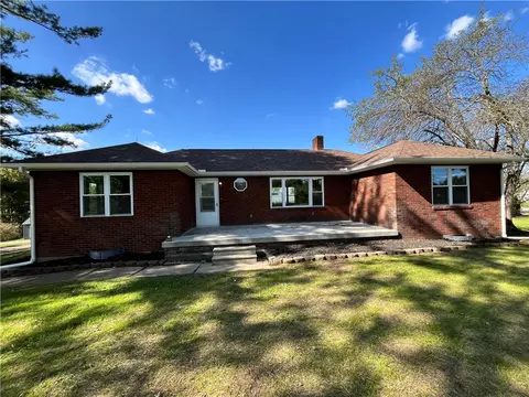 1083 Sandy Lake Rd, Grove City, PA 16127