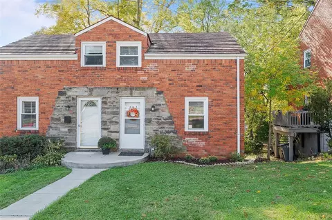 492 Serpentine Dr, Pittsburgh, PA 15243