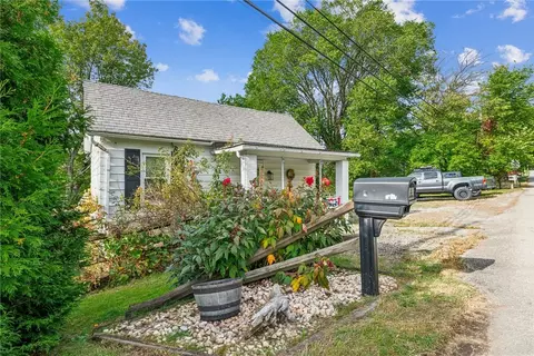 941 E First Ave Ext, Derry, PA 15627