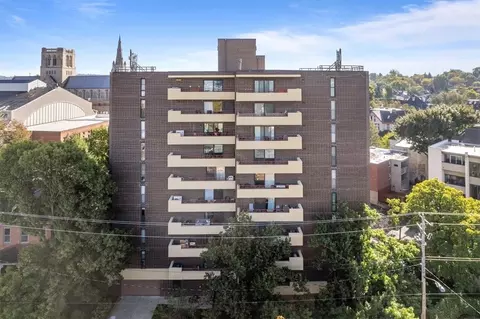 363 S Highland Ave #101, Pittsburgh, PA 15232