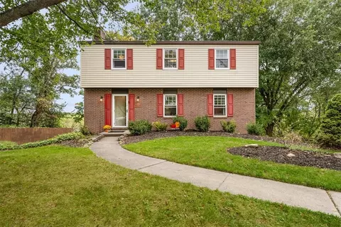 9042 Woodview Dr, Pittsburgh, PA 15237