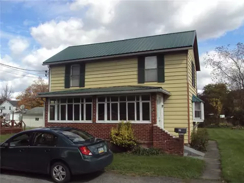 768 Cedar St, Central City, PA 15926
