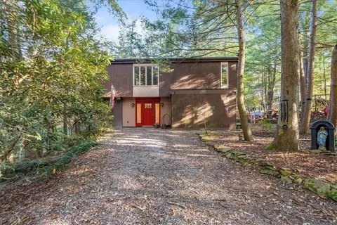 106 Green Forest Dr, Baden, PA 15005
